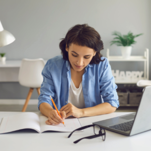 Optimiza tu negocio con una asistente virtual confiable Servicio de atención al cliente en varios idiomas, Traducción profesional y redacción con asistente virtual